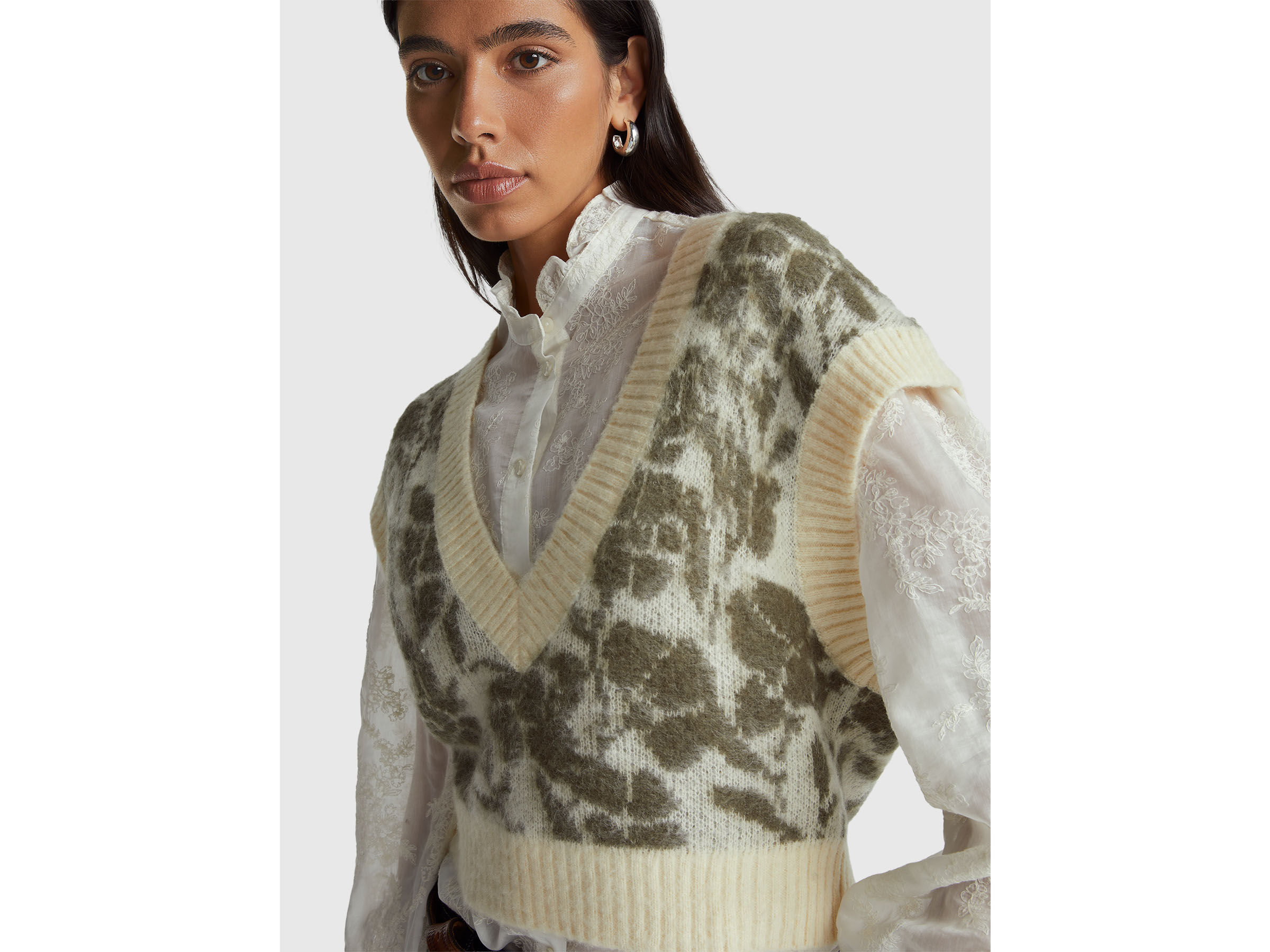 S/L V NECK SWEATER Damen image number 4
